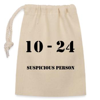 10-24_MP_Suspicious_person - Sac cadeau en coton avec cordon (14 x 20 cm) - nature - Devant