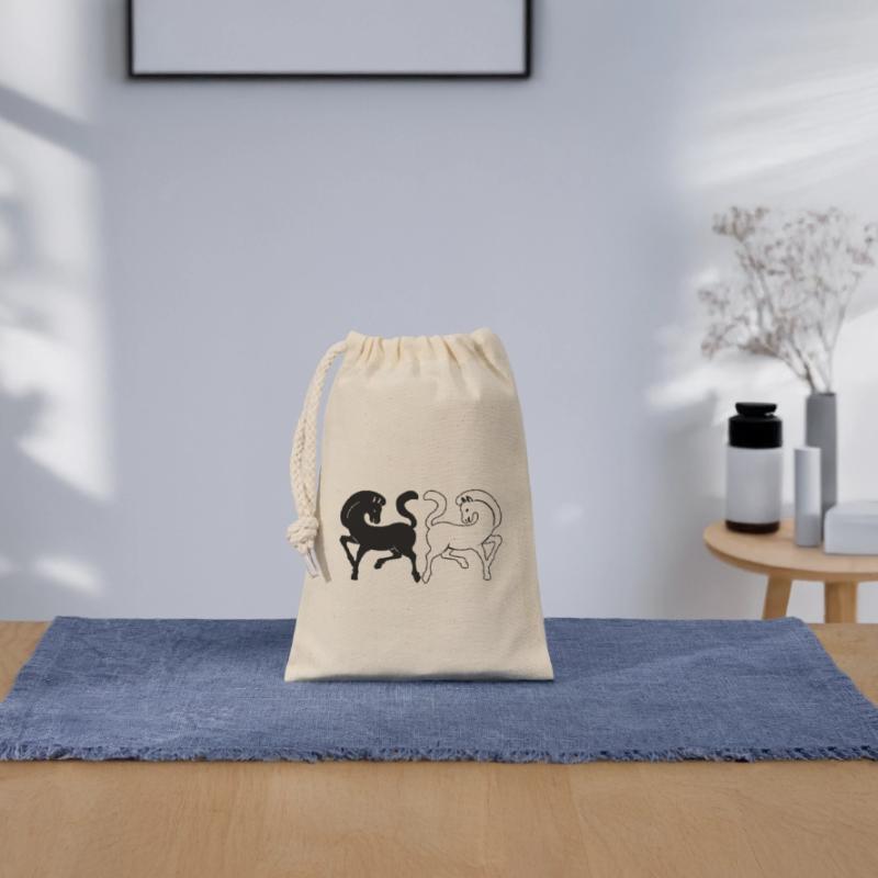 Zwei Pferde schwarz und weiß oder transparent Verschließbarer Geschenkbeutel aus Baumwolle (14x20cm)