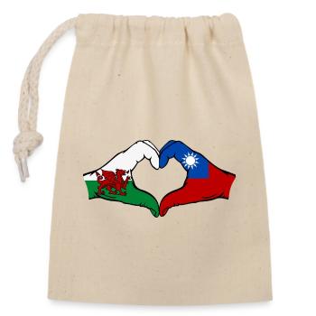Wales Taiwan Flag Hands Heart Shape - Closable cotton gift bag (14x20cm) - nature - Front