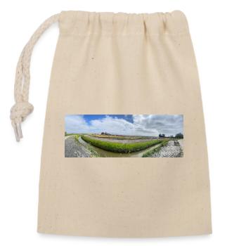Champ panoramique avec fossé et fleurs - Sac cadeau en coton avec cordon (14 x 20 cm) - nature - Devant