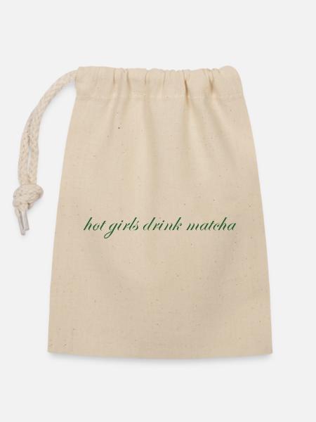 hot girls drink matcha - Verschließbarer Geschenkbeutel aus Baumwolle (14x20cm) - Natur