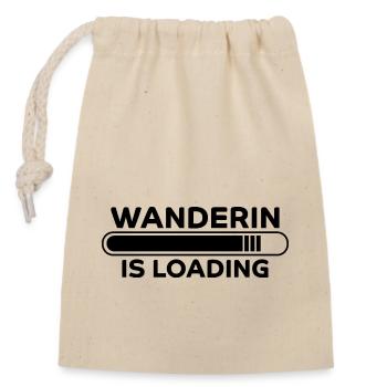Wanderin Lustiger Spruch Outdoor Wanderer Geschenk - Verschließbarer Geschenkbeutel aus Baumwolle (14x20cm) - Natur - Vorne