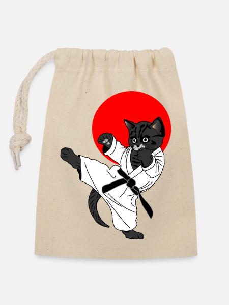 Schwarze Katze Karate Sonne - Verschließbarer Geschenkbeutel aus Baumwolle (14x20cm) - Natur