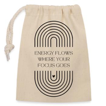 Energy flows where your focus goes - Verschließbarer Geschenkbeutel aus Baumwolle (14x20cm) - Natur - Vorne