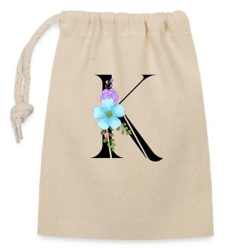 Elégante lettre 'K' avec des fleurs - Sac cadeau en coton avec cordon (14 x 20 cm) - nature - Devant
