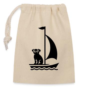 Mops im Boot Silhouette Segeln Minimalistisch - Verschließbarer Geschenkbeutel aus Baumwolle (14x20cm) - Natur - Vorne