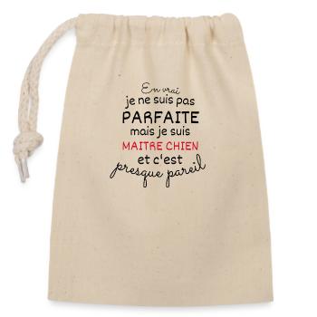 En Vrai Pas Parfaite Mais Maitre Chien - Sac cadeau en coton avec cordon (14 x 20 cm) - nature - Devant