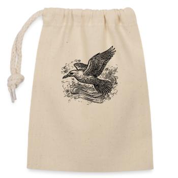 Elegante fliegende Möwe über dem Wasser - Verschließbarer Geschenkbeutel aus Baumwolle (14x20cm) - Natur - Vorne