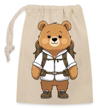Abenteuerbär mit Rucksack - Verschließbarer Geschenkbeutel aus Baumwolle (14x20cm) - Natur - Vorne