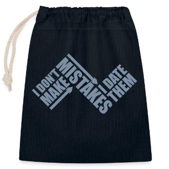 Date Mistakes Zitat Logo - Verschließbarer Geschenkbeutel aus Baumwolle (25x30cm) - Navy - Vorne