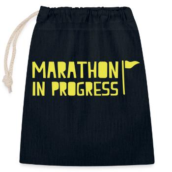 marathon in progress with little flag - Closable cotton gift bag (25x30cm) - navy - Front