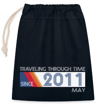 Funny Zeitreise Geburtstags Design May 2011 - Verschließbarer Geschenkbeutel aus Baumwolle (25x30cm) - Navy - Vorne
