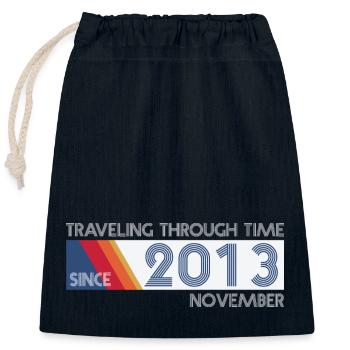 Drôle de voyage dans le temps anniversaire Design novembre 2013 - Sac cadeau en coton avec cordon (25 x 30 cm) - bleu marine - Devant