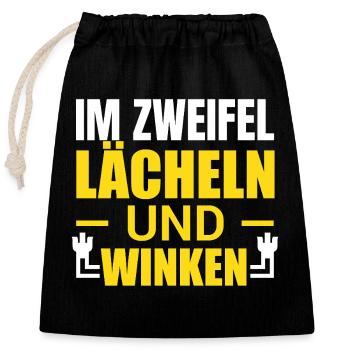 Im Zweifel lächeln und winken - Verschließbarer Geschenkbeutel aus Baumwolle (25x30cm) - Schwarz - Vorne
