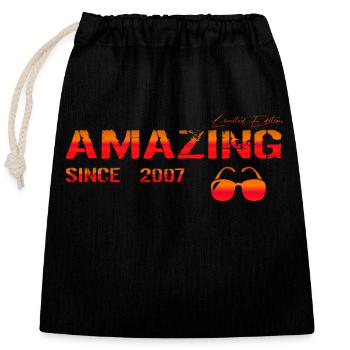 Amazing since 2007 - Verschließbarer Geschenkbeutel aus Baumwolle (25x30cm) - Schwarz - Vorne