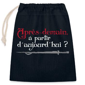 Kaamelot - Après demain à partir d'aujourd'hui ? - Sac cadeau en coton avec cordon (25 x 30 cm) - bleu marine - Devant