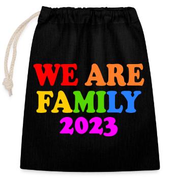 We are family 2023 - Sac cadeau en coton avec cordon (25 x 30 cm) - noir - Devant