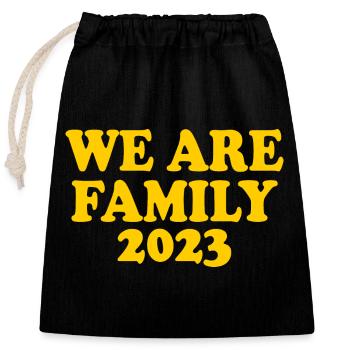 We are family 2023 - Sac cadeau en coton avec cordon (25 x 30 cm) - noir - Devant