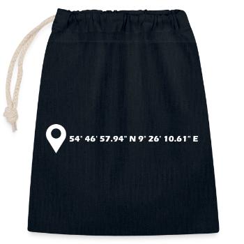 Flensburg Koordinaten - Verschließbarer Geschenkbeutel aus Baumwolle (25x30cm) - Navy - Vorne