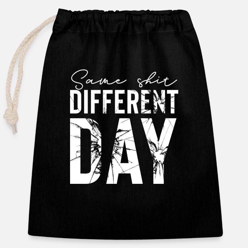 The Same Shit b - Verschließbarer Geschenkbeutel aus Baumwolle (25x30cm) - Schwarz
