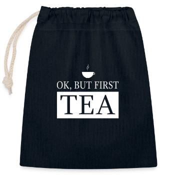 OK, but first TEA - Verschließbarer Geschenkbeutel aus Baumwolle (25x30cm) - Navy - Vorne