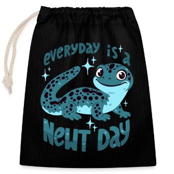 Dicton de Newt : « Chaque jour est un jour de triton » - Sac cadeau en coton avec cordon (25 x 30 cm) - noir - Devant