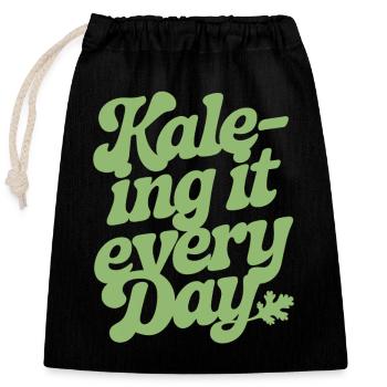 Kale-ing It Every Day Vegan Vegetarian - Closable cotton gift bag (25x30cm) - black - Front