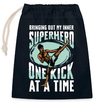 Super-héros Muay Thai : un pas vers le temps - Sac cadeau en coton avec cordon (25 x 30 cm) - bleu marine - Devant