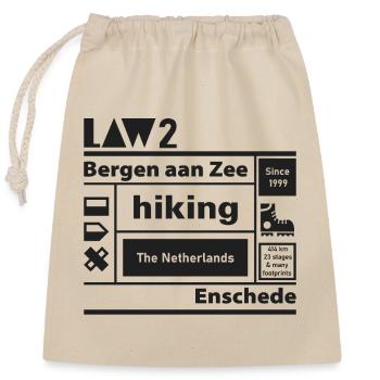 LAW 2 l Bergen aan Zee l Enschede l schwarz - Verschließbarer Geschenkbeutel aus Baumwolle (25x30cm) - Natur - Vorne