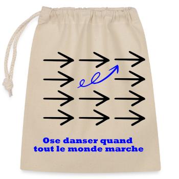 Danse quand tout le monde marche – Design minimali - Sac cadeau en coton avec cordon (25 x 30 cm) - nature - Devant