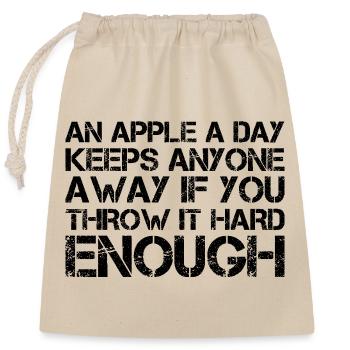 an apple a day keeps anyone away if you throw It - Verschließbarer Geschenkbeutel aus Baumwolle (25x30cm) - Natur - Vorne