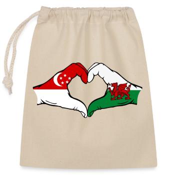 Singapur Wales Flagge Hände Herzform - Verschließbarer Geschenkbeutel aus Baumwolle (25x30cm) - Natur - Vorne