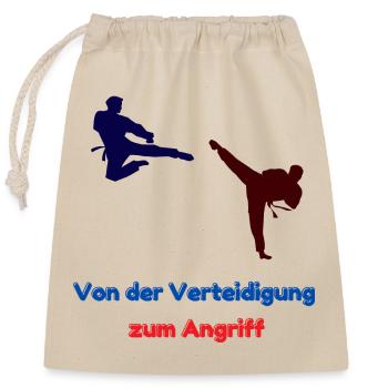 Von der Verteidigung zum Angriff - Verschließbarer Geschenkbeutel aus Baumwolle (25x30cm) - Natur - Vorne