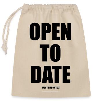 Open To Date – Wear Words - Verschließbarer Geschenkbeutel aus Baumwolle (25x30cm) - Natur - Vorne
