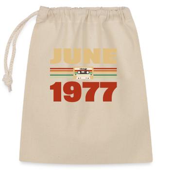 46. Geburtstag Juni Jahrgang 1977 Geschenkidee - Verschließbarer Geschenkbeutel aus Baumwolle (25x30cm) - Natur - Vorne