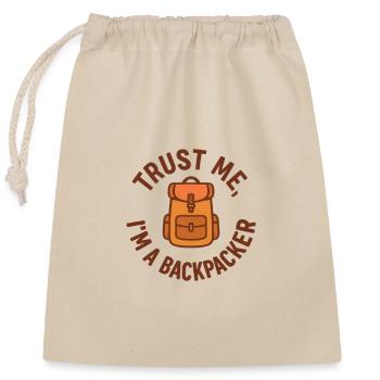 Trust Me I’m A Backpacker – Reiseshirt für Abenteu - Verschließbarer Geschenkbeutel aus Baumwolle (25x30cm) - Natur - Vorne