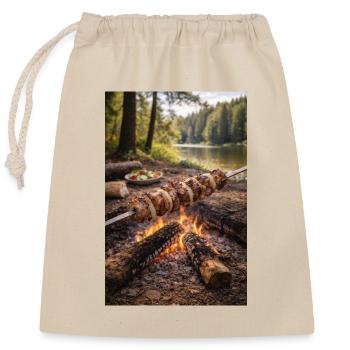 Des brochettes barbecue autour du feu de camp au bord du lac - Sac cadeau en coton avec cordon (25 x 30 cm) - nature - Devant