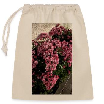 Rosenblüte im Garten - Verschließbarer Geschenkbeutel aus Baumwolle (25x30cm) - Natur - Vorne