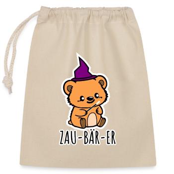 Zau-Bär-Er - Der kleine Bär ist ein Zauberer! - Verschließbarer Geschenkbeutel aus Baumwolle (25x30cm) - Natur - Vorne