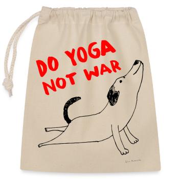 Do yoga not war dog - Closable cotton gift bag (25x30cm) - nature - Front