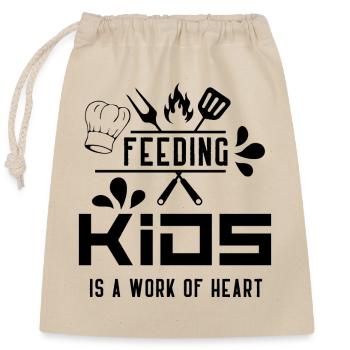 Feeding Kids Is A Work Of Heart School Lunch Lady - Closable cotton gift bag (25x30cm) - nature - Front