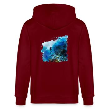 Schwerelos gleiten beim Tauchen - Stanley/Stella Unisex Bio-Kapuzenjacke CULTIVATOR  - Burgunderrot - Hinten - Anna (173cm)