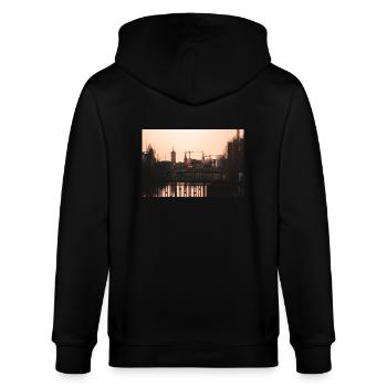 Berlin auf der Straße - Skyline - Stanley/Stella Unisex Bio-Kapuzenjacke CULTIVATOR  - Schwarz - Hinten - Anna (173cm)