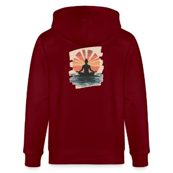 Yoga Namaste Meditation - Stanley/Stella Unisex Bio-Kapuzenjacke CULTIVATOR  - Burgunderrot - Hinten - Anna (173cm)