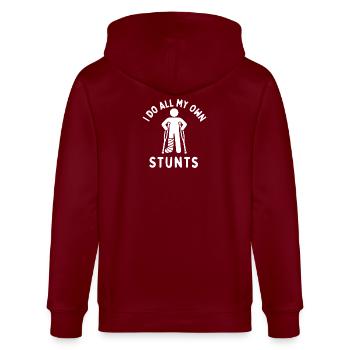 Ich mache all meine Stunts-Verletzungs-Erholungs-Humor selbst - Stanley/Stella Unisex Bio-Kapuzenjacke CULTIVATOR  - Burgunderrot - Hinten - Anna (173cm)