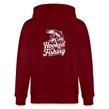 Angeln Hooked on Fishing - Stanley/Stella Unisex Bio-Kapuzenjacke CULTIVATOR  - Burgunderrot - Hinten - Anna (173cm)