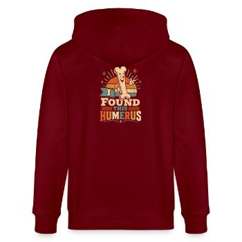 I Found This Humerus Knochenwitz - Stanley/Stella Unisex Bio-Kapuzenjacke CULTIVATOR  - Burgunderrot - Hinten - Anna (173cm)