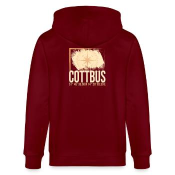 Cottbus Koordinaten - Stanley/Stella Unisex Bio-Kapuzenjacke CULTIVATOR  - Burgunderrot - Hinten - Anna (173cm)