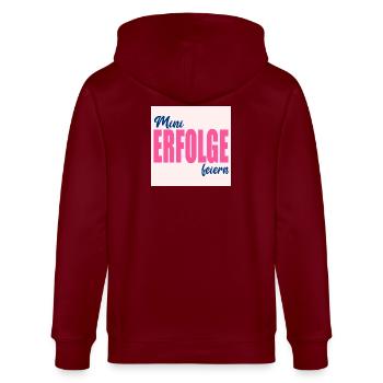KLEINE ERFOLGE FEIERN - Stanley/Stella Unisex Bio-Kapuzenjacke CULTIVATOR  - Burgunderrot - Hinten - Anna (173cm)