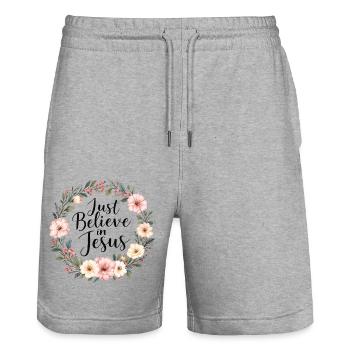 Just Believe in Jesus - Stanley/Stella Unisex Bio Joggingshorts Trainer  - Grau meliert - Vorne - Nik (191cm) & Marisol (170cm)